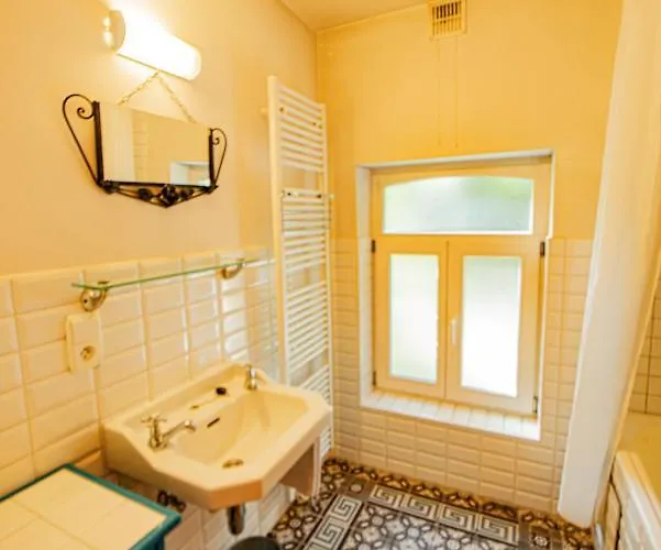 Les Plachettes بيت للعطل