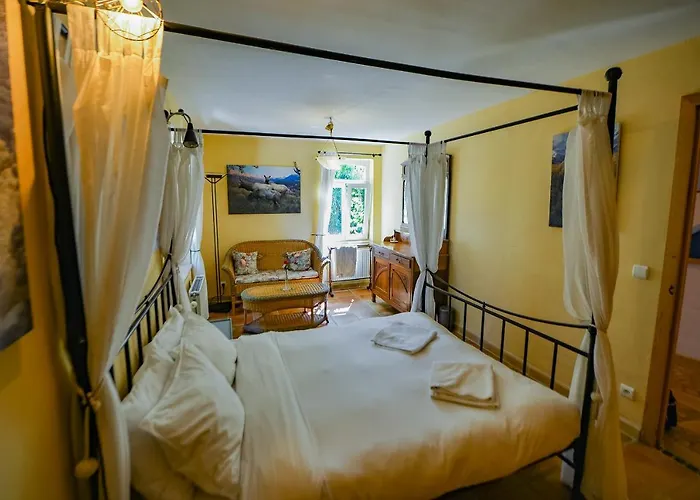 Les Plachettes Flobecq